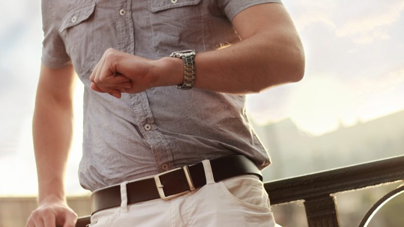 Les 7 Meilleures Montres-bracelets pour petits poignets (Hommes)